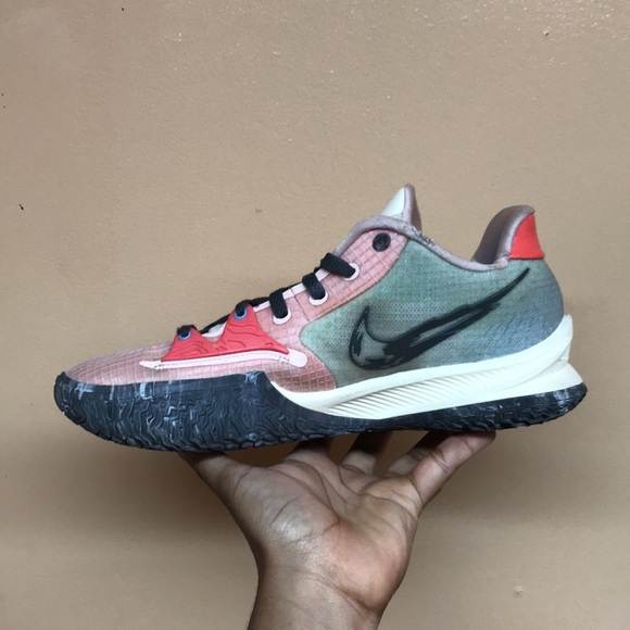 Nike Kyrie 4 Low “Pale Coral” - Picture 8 of 17